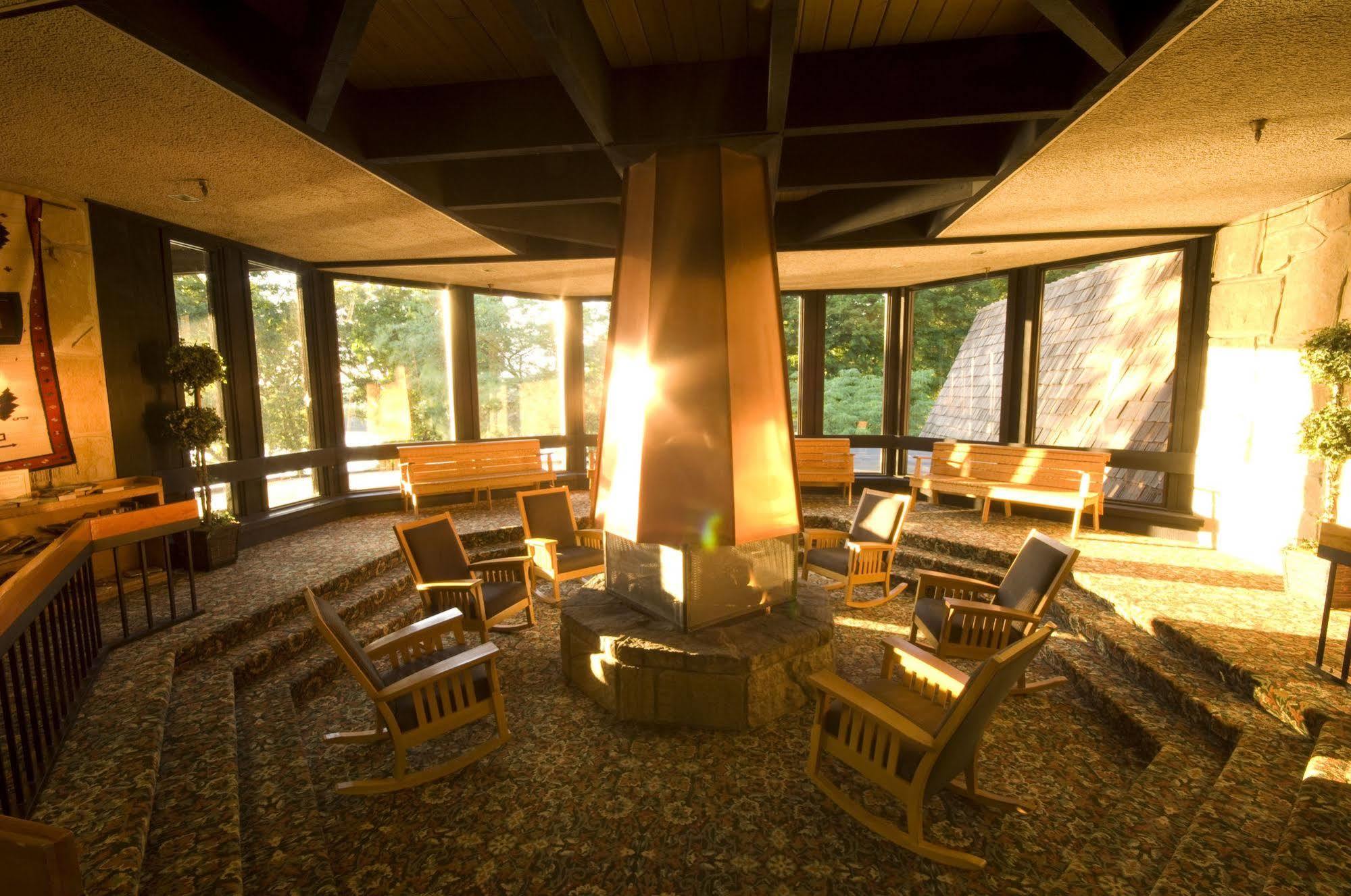 Mohican Lodge And Conference Center Perrysville Exteriör bild
