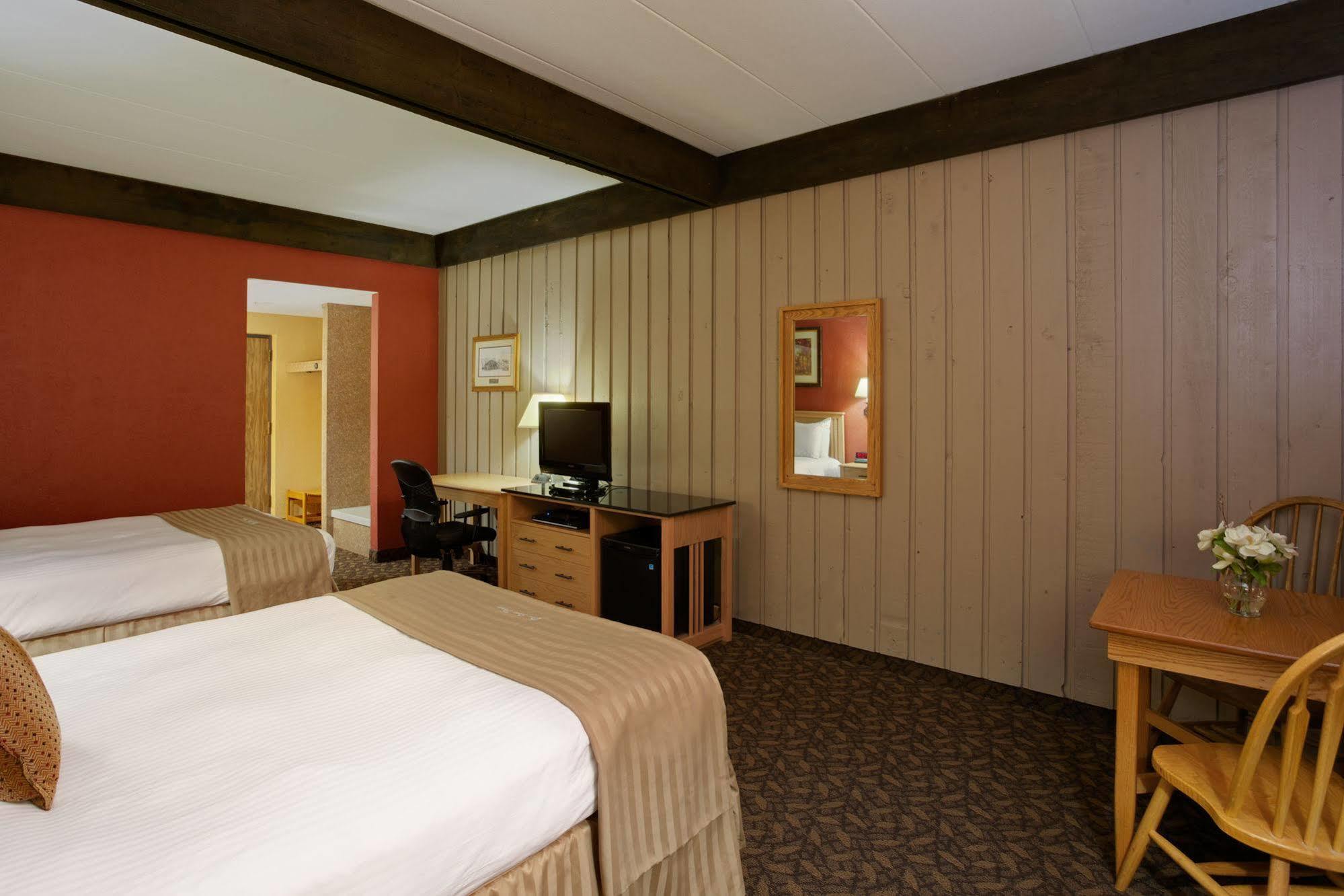 Mohican Lodge And Conference Center Perrysville Exteriör bild